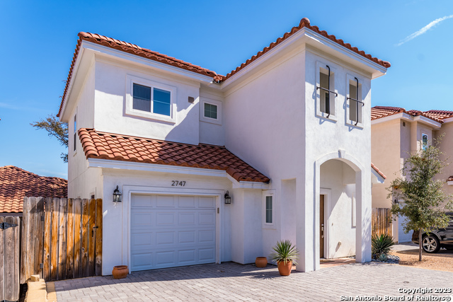 Image 2 of 30 For 2747 Del Pilar Dr