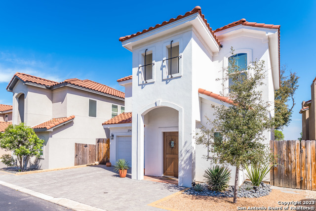 Image 3 of 30 For 2747 Del Pilar Dr