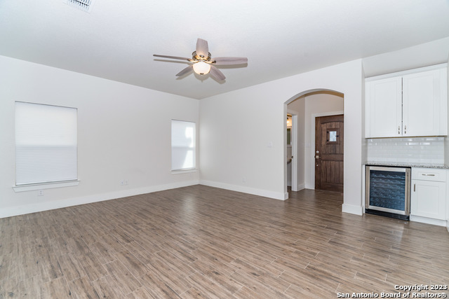 Image 4 of 30 For 2747 Del Pilar Dr