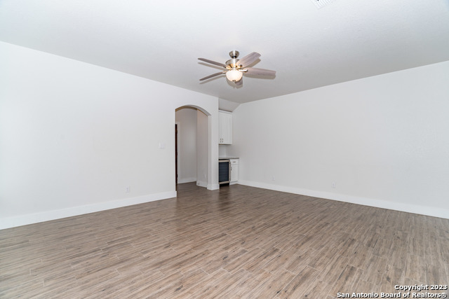 Image 5 of 30 For 2747 Del Pilar Dr