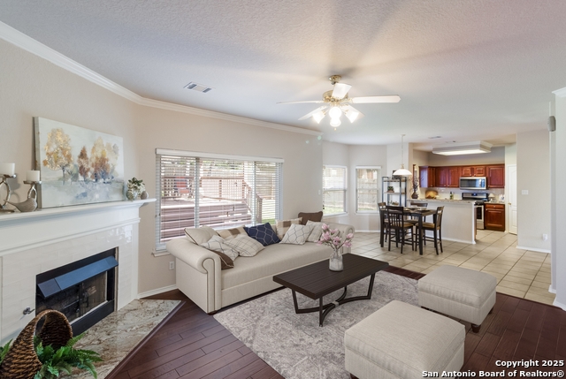 Image 4 of 28 For 21218 Encino Ash
