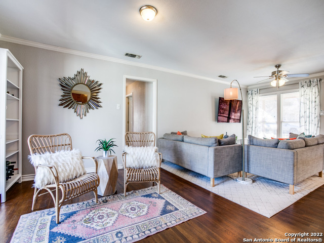 Listing photo id 11 for 115 Blakeley Dr