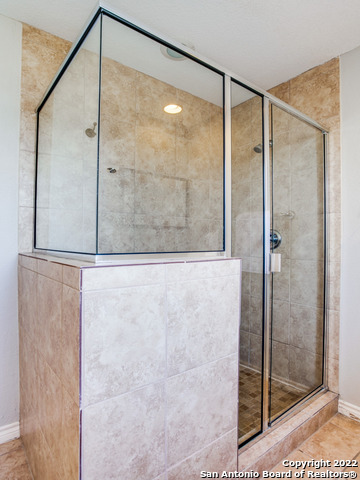 Listing photo id 16 for 115 Blakeley Dr