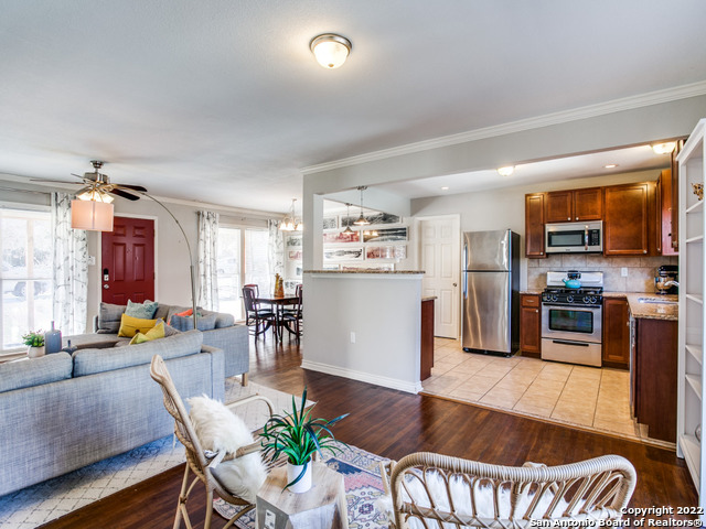 Listing photo id 1 for 115 Blakeley Dr
