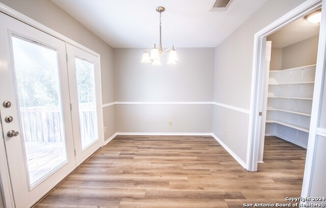 Listing photo id 14 for 225 Samantha Dr