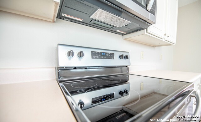 Listing photo id 18 for 225 Samantha Dr