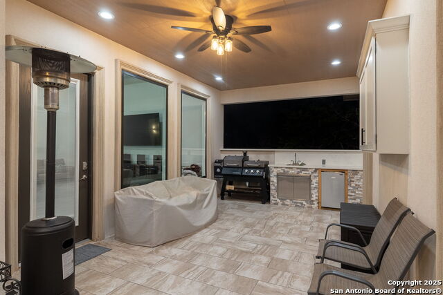 Image 31 of 43 For 2366 Comal Springs