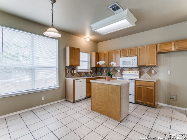 Listing photo id 5 for 3409 Abbeville