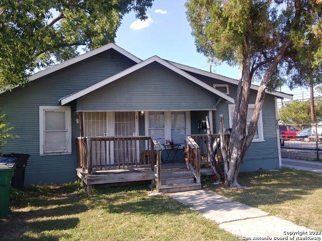 Image 2 of 9 For 905 Lynwood Ave W 1