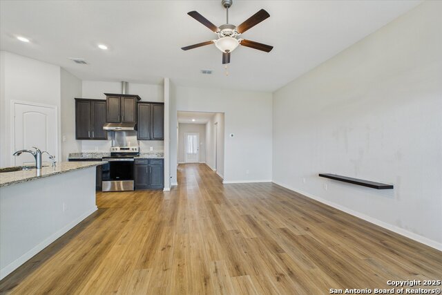 Listing photo id 12 for 9135 Bennett