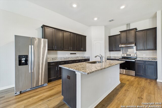 Listing photo id 15 for 9135 Bennett