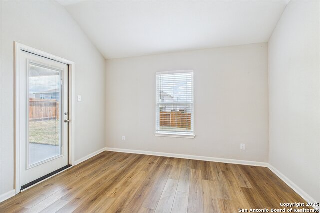 Listing photo id 20 for 9135 Bennett