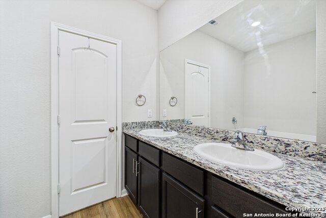 Listing photo id 22 for 9135 Bennett