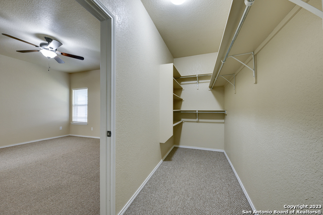 Listing photo id 7 for 10511 Weser Ln