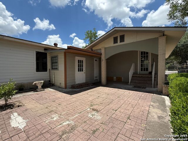 Image 18 of 19 For 1226 36th Nw