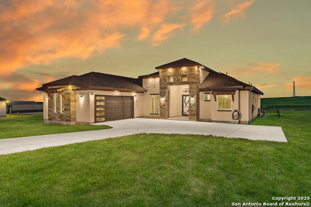 Image 3 of 66 For 140 Summer Meadow Dr