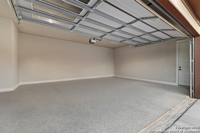 Image 55 of 66 For 140 Summer Meadow Dr