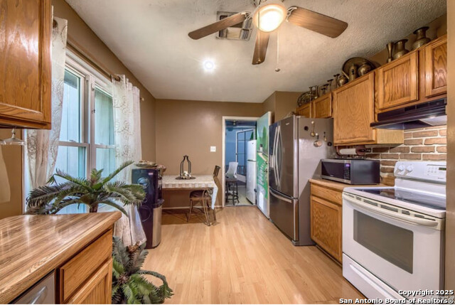 Image 13 of 25 For 5775 Larkdale