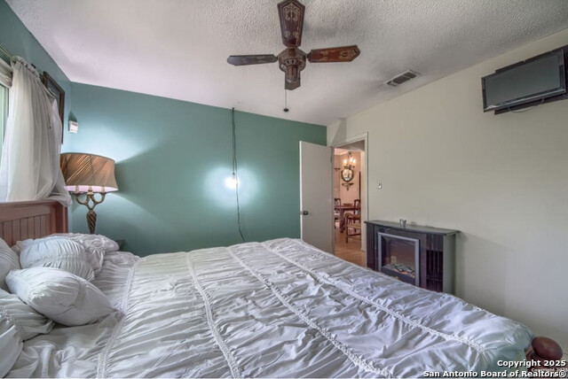 Image 21 of 25 For 5775 Larkdale