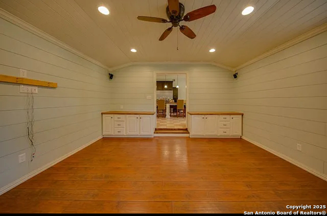 Listing photo id 5 for 142 Vercie