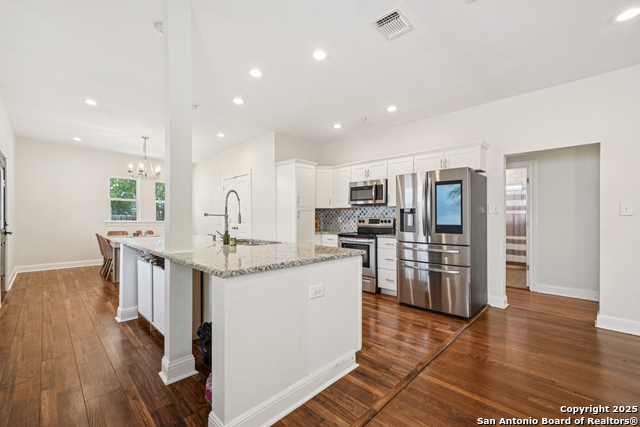 Image 11 of 28 For 1139 Russell Pl W