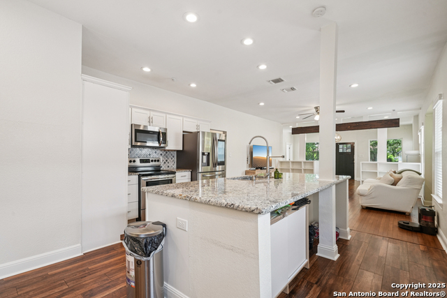 Image 13 of 28 For 1139 Russell Pl W