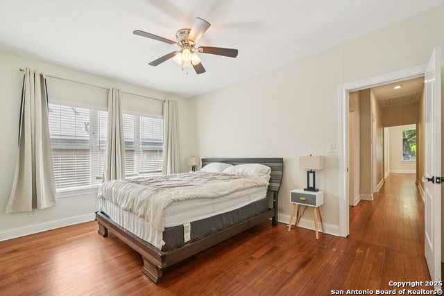 Image 17 of 28 For 1139 Russell Pl W