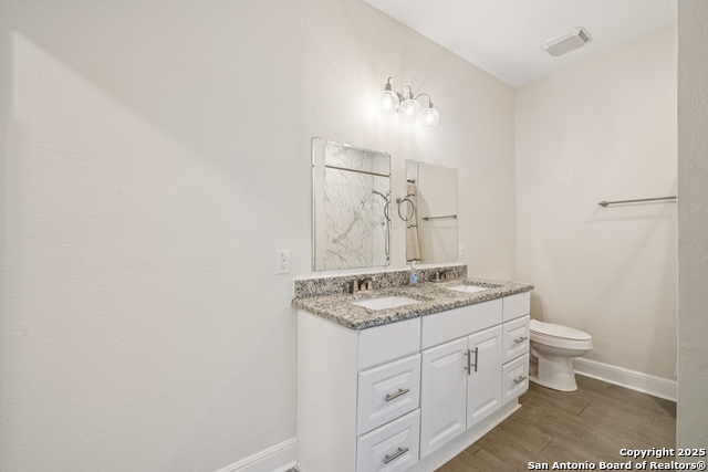 Image 18 of 28 For 1139 Russell Pl W