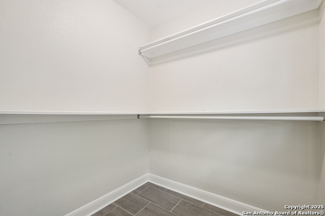 Image 20 of 28 For 1139 Russell Pl W