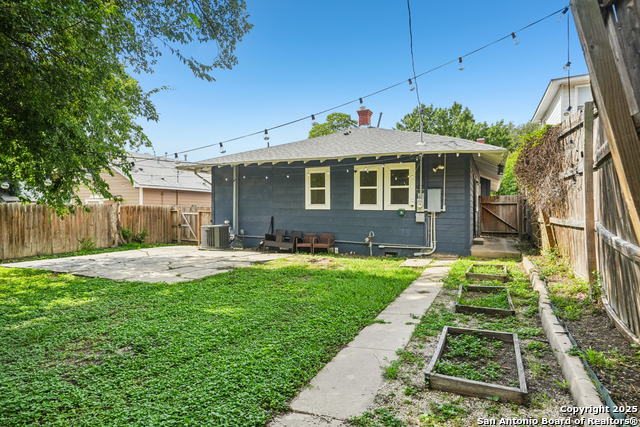 Image 21 of 28 For 1139 Russell Pl W