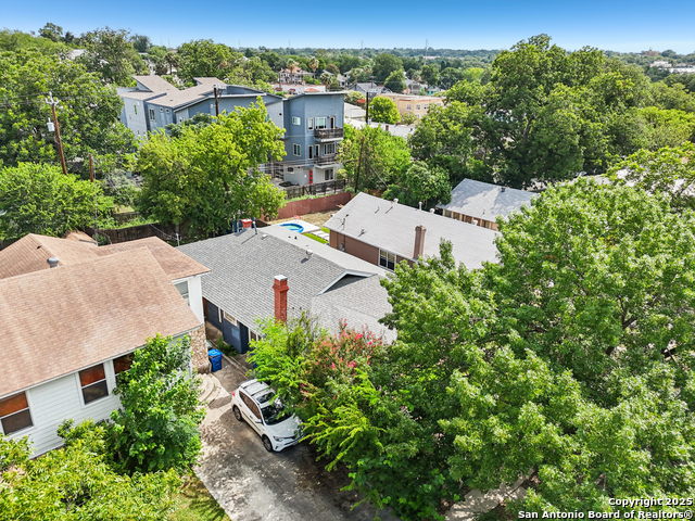 Image 25 of 28 For 1139 Russell Pl W