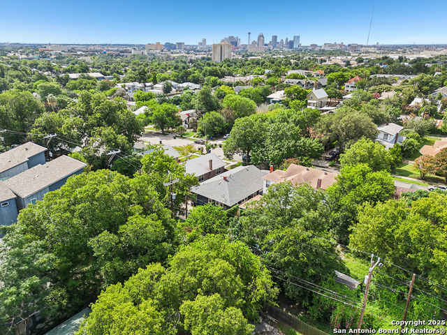 Image 27 of 28 For 1139 Russell Pl W