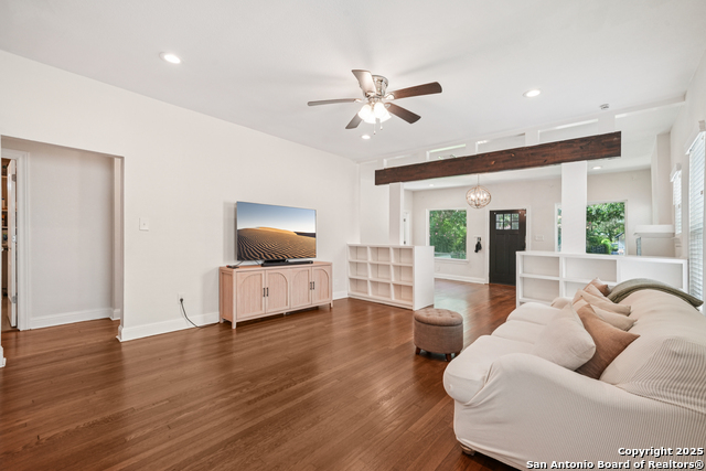 Image 6 of 28 For 1139 Russell Pl W