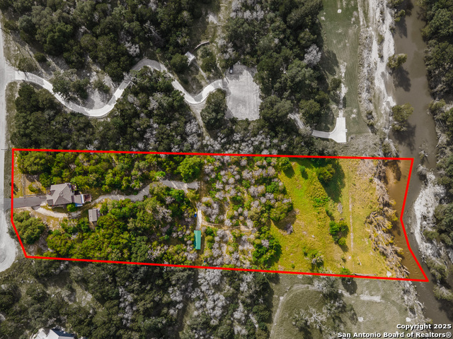 Listing photo id 7 for 202 Hoskins Trail