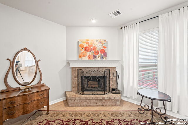 Image 12 of 49 For 21732 Hyerwood