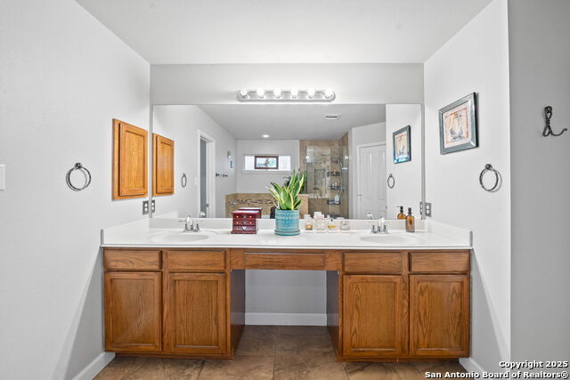 Image 26 of 49 For 21732 Hyerwood