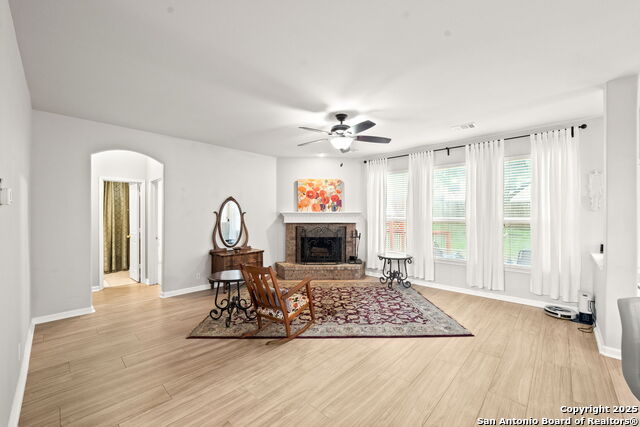 Image 8 of 49 For 21732 Hyerwood