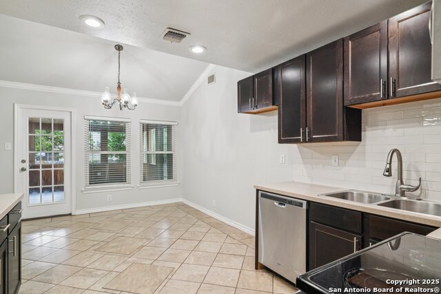Image 14 of 37 For 11930 Holm Oaks