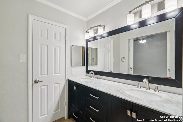 Image 17 of 37 For 11930 Holm Oaks