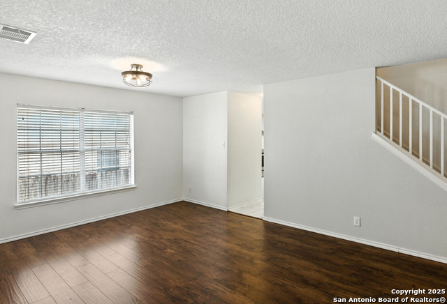 Image 10 of 39 For 22023 Oriole Hill Dr.
