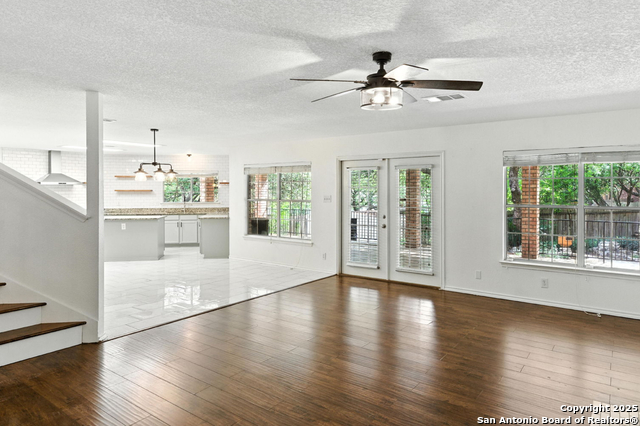 Image 15 of 39 For 22023 Oriole Hill Dr.