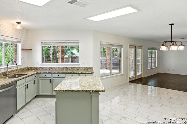 Image 20 of 39 For 22023 Oriole Hill Dr.
