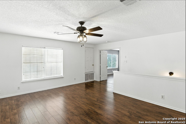 Image 23 of 39 For 22023 Oriole Hill Dr.