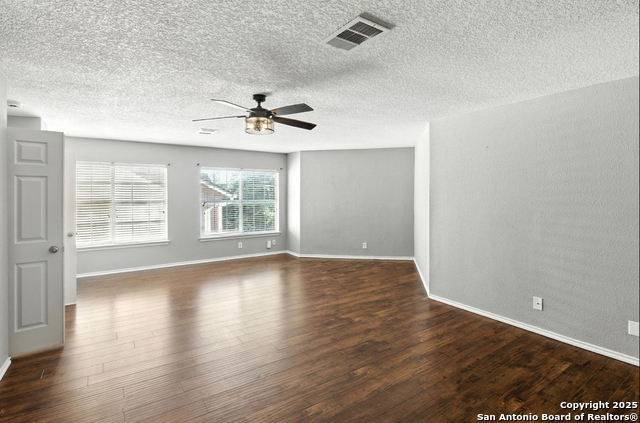 Image 27 of 39 For 22023 Oriole Hill Dr.