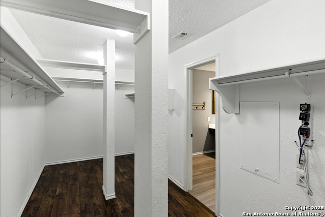Image 30 of 39 For 22023 Oriole Hill Dr.