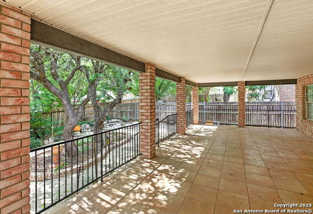 Image 4 of 39 For 22023 Oriole Hill Dr.