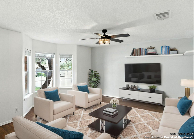 Image 7 of 39 For 22023 Oriole Hill Dr.