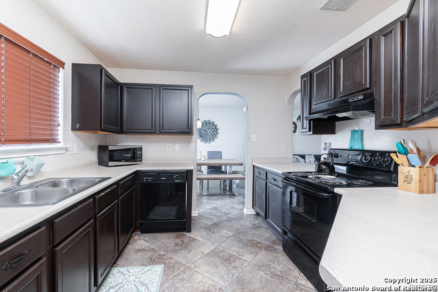 Listing photo id 8 for 8936 Dakota Run