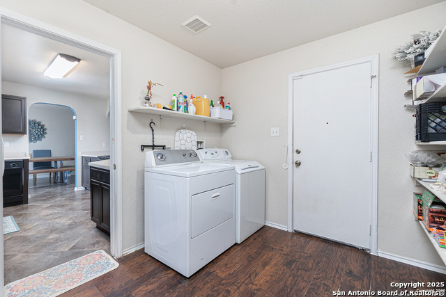 Listing photo id 10 for 8936 Dakota Run