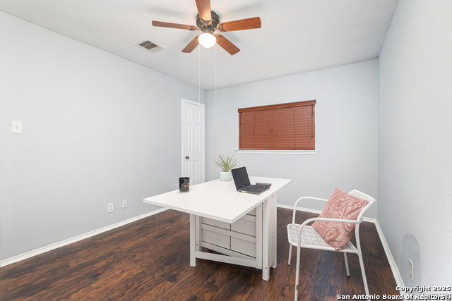 Listing photo id 17 for 8936 Dakota Run